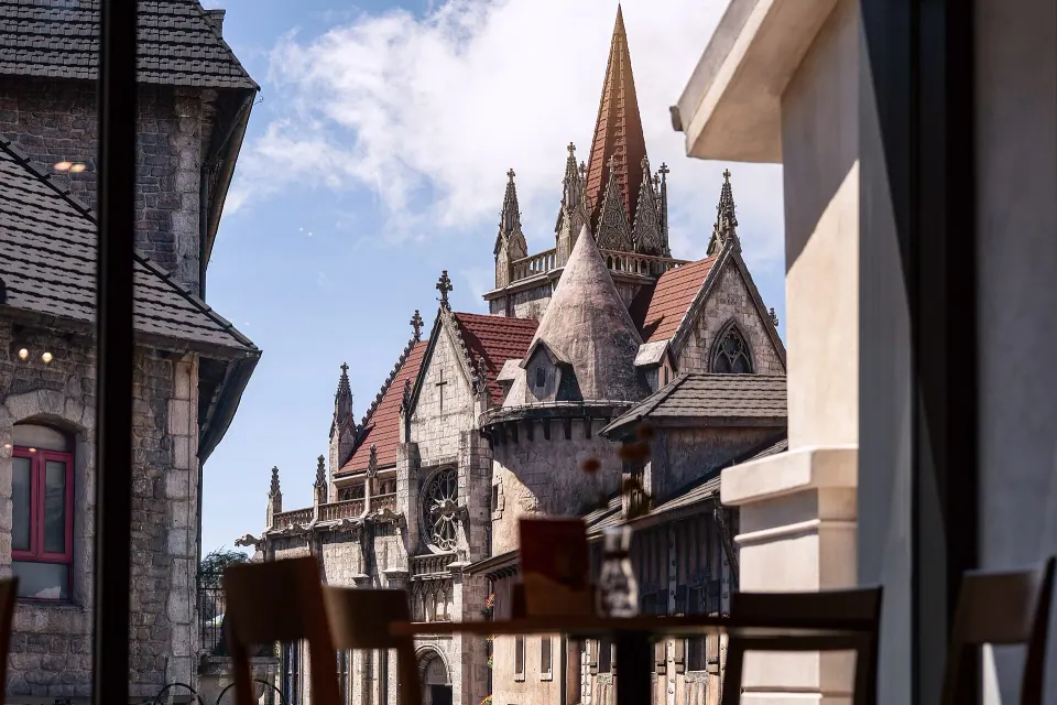 Ba Na Hills — Golden Bridge