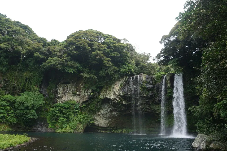 Cheonjiyeon Waterfall